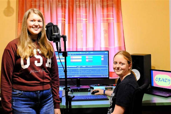 Bonndorfer Schülerinnen nehmen Song für den "Dein Song für eine Welt" auf